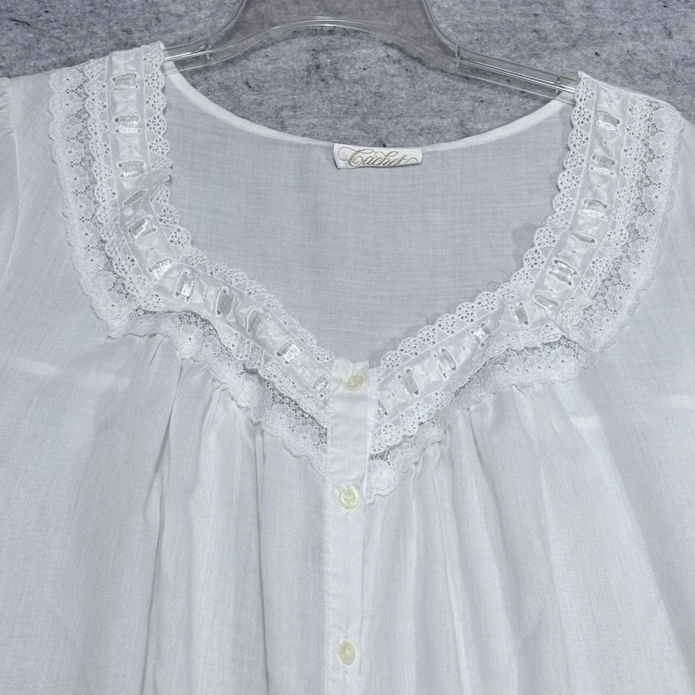 Cachet beautiful vintage